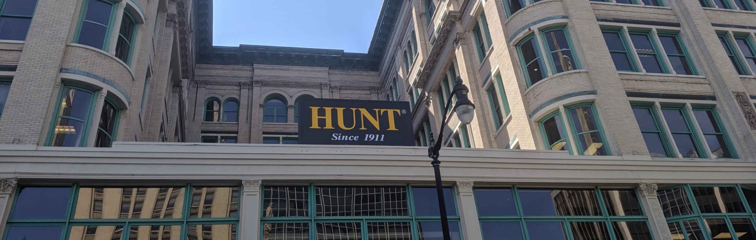 HUNT Mortgage team helping homebuyers with personalized mortgage guidance