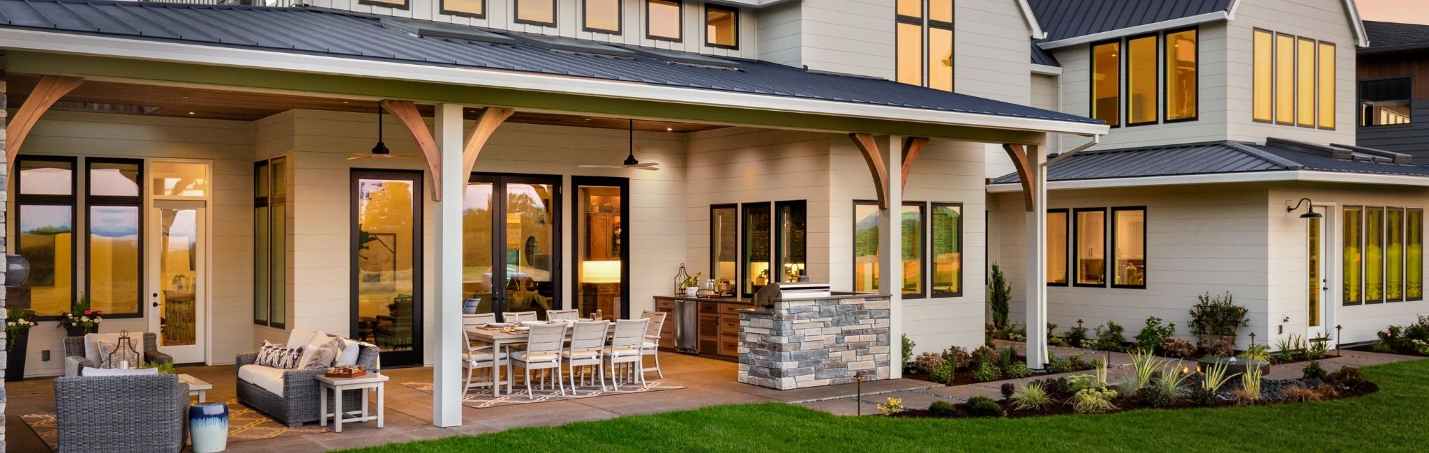 Homebuyer reviewing fixed-rate mortgage options with HUNT Mortgage